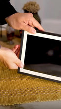 Cargar imagen en el visor de la galería, Portarretrato Digital WiFi 10,1" Táctil · Fotos y Videos al Instante desde el Celular 🛒