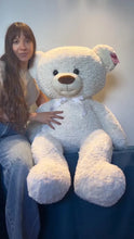 Cargar imagen en el visor de la galería, Oso de Peluche Gigante 1,30 m Dream Pig · Crema Premium Súper Suave 🛒