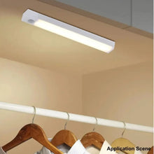 Cargar imagen en el visor de la galería, Barra LED Recargable con Sensor de Movimiento 50 cm · Bajo Alacena 🔥35%OFF🔥 🛒
